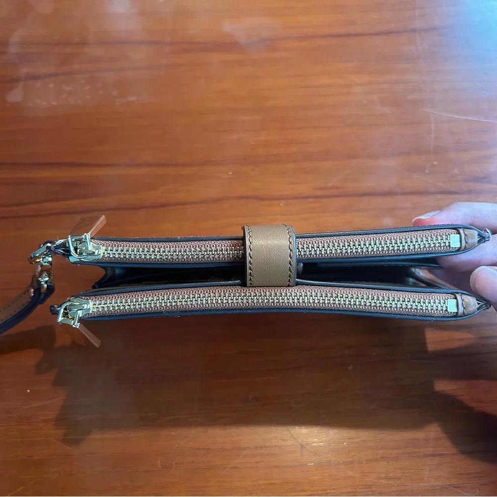 Michael Kors Wristlet - Picture 3 of 10